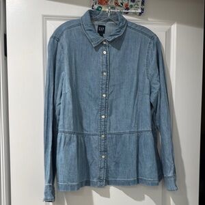 GAP Light Blue Denim Shirt with peplum waist. Size XL NWOT